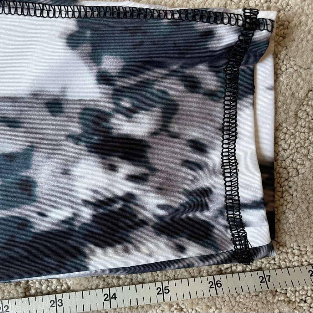 NWT Women’s boo hoo FIT Black and White Athletic Leggings Size 14 - Picture 5 of 6